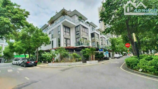 *Bán nhà Góc 2 mặt tiền Đặng Đình Vân, Sát biển Nguyễn Tất Thành, dt 75m2, Giá 5.5 Tỷ