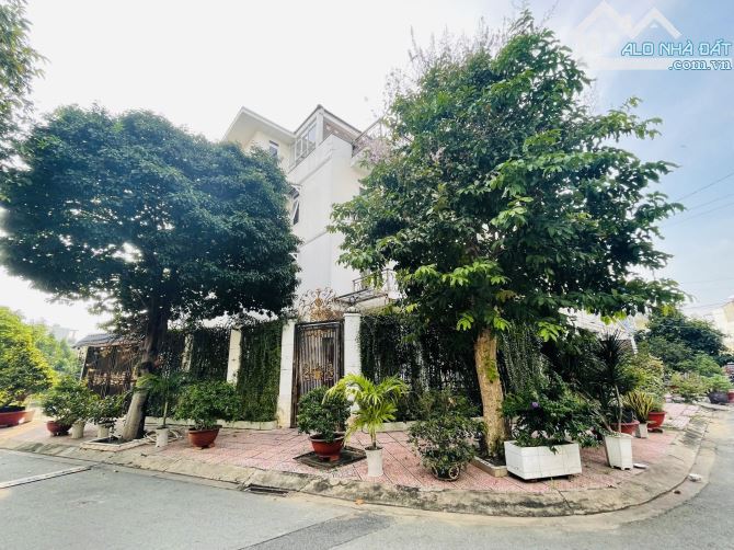 Biệt Thự 162m2 Góc 2 Mặt Tiền Trong Khu Dân Cư Tanimex-Nhà Ngay Công Viên-3 Lầu Sân Thượng