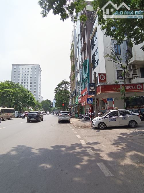 NHÀ PHỐ TRẦN QUỐC HOÀN - CẦU GIẤY - PHÂN LÔ - Ô TÔ TRÁNH - NHÀ MỚI ĐẸP - KINH DOANH