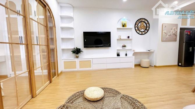 SIÊU PHẨM EM GÁI PHỐ HUẾ_HAI BÀ TRƯNG_TIẾP GIÁP HOÀN KIẾM