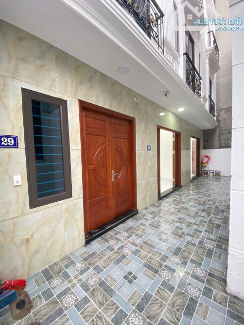 Bán nhà phố Trung Kiên, Tây Tựu 40m²x5tầng, sổ đỏ chính chủ Giá 5,5 tỷ