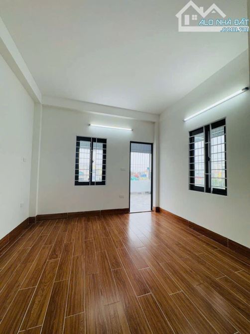 🚨 NHÀ 6 TẦNG - THANG MÁY – 52m2 – 3 MẶT THOÁNG - GIA THỤY - LONG BIÊN
