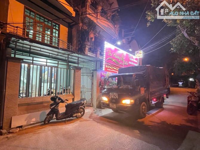 BÁN NHÀ BÁT KHỐI DIỆN TÍCH RỘNG 70M2, MẶT TIỀN KHỦNG, Ô TÔ TRÁNH, KINH DOANH ĐỈNH
