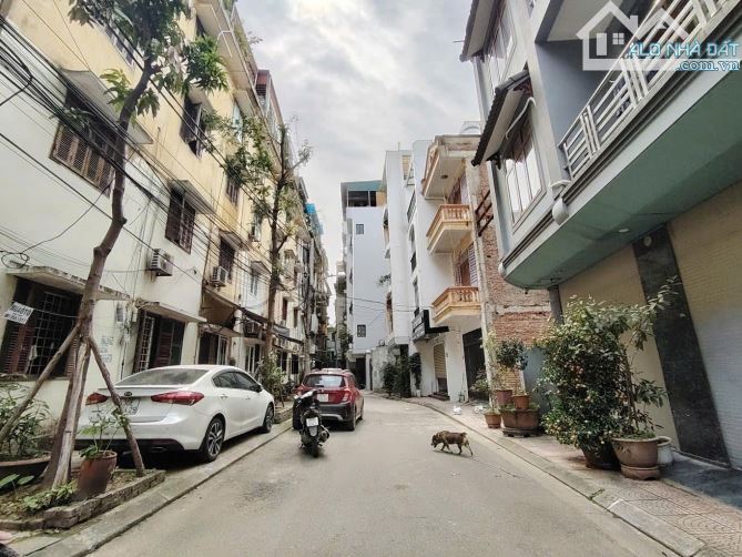 BÁN NHÀ TRUNG TÂM NGỌC LÂM, PHÂN LÔ Ô TÔ TRÁNH, VỈA HÈ, KINH DOANH ĐỈNH, 2 THÔNG, THOÁNG.