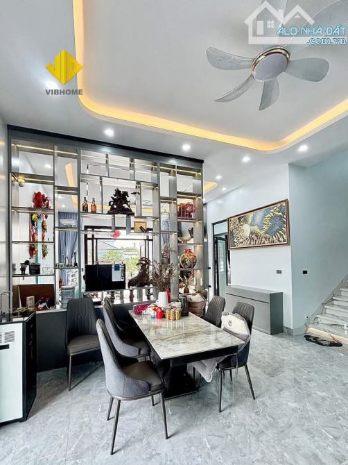 +Nhà Lê Trọng TấnTX 6 Tầng  _DT85/90m2 5TẦNG  _Giá 18.35 tỷ  n