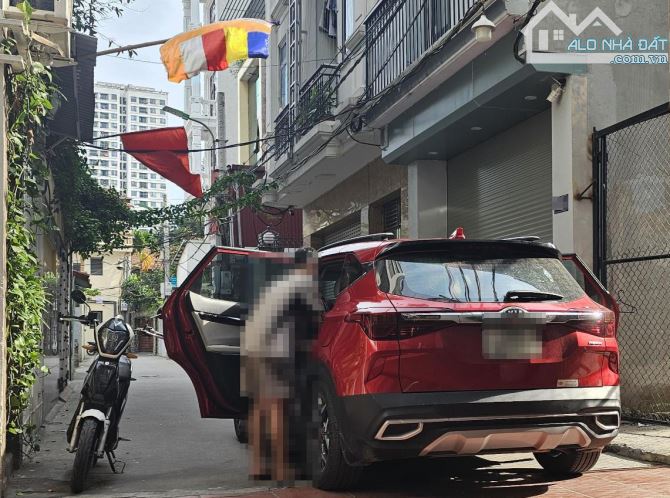 NHÀ DÂN XÂY – XUÂN ĐỈNH - LÔ GÓC SÁNG, THOÁNG - Ô TÔ VÀO NHÀ- TẶNG FULL NỘI THẤT.