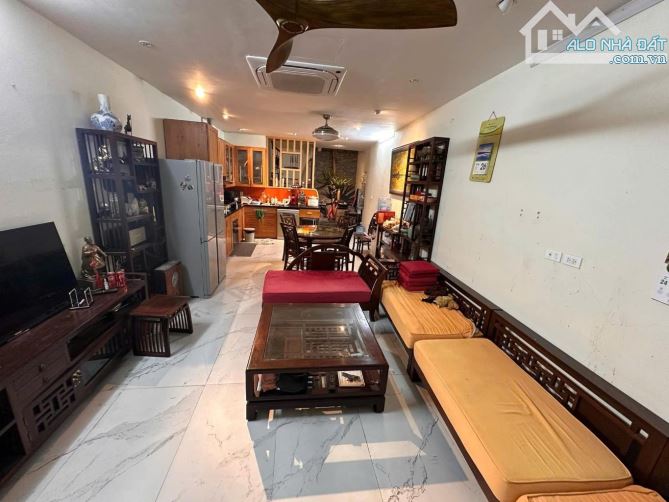 Phố Thái Hà, trung tâm Đống Đa, dân xây KCBT, gần ô tô, 63m2 nở hậu, chào 15 tỷ 450