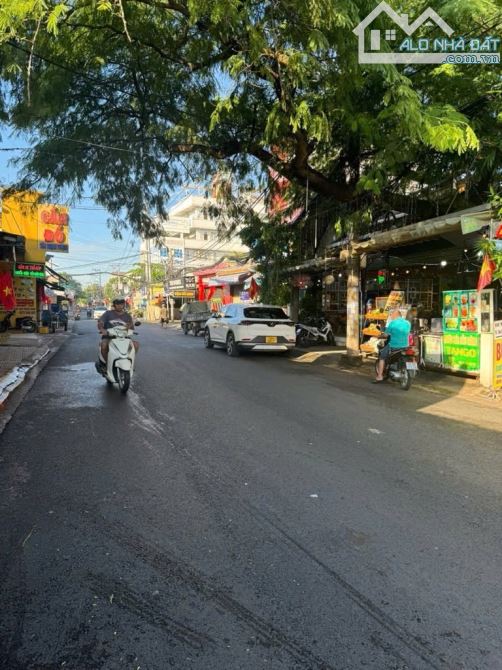 Quận 12 Bán nhà mặt đường Tân Thới Nhất diện tích 255m2 giá 21ty
