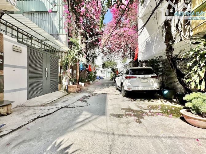 Siêu phẩm khu D phường 25, ngay ĐH Hutech - Hẻm 8m - Hơn 12 tỷ