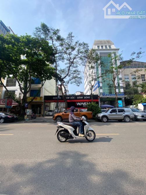 Lý Thường Kiệt - Hoàn Kiếm 486m cấp 4, mặt tiền 14m, giá 750 tỷ thương lượng