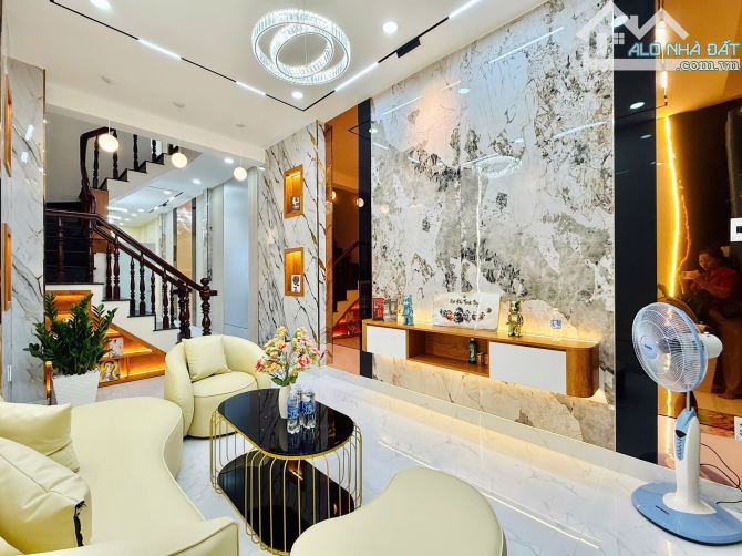 HÓT BÁN NHÀ ĐẸP GÒ VẤP 46M2 3 TẦNG 4 PHÒNG ĐƯỜNG Ô TÔ 5M CHỈ 5,8 TỶ