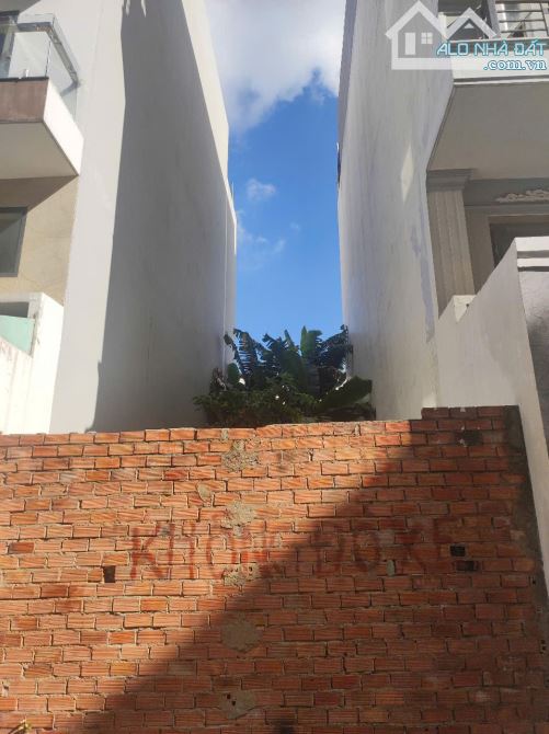 Bán lô đất 1/ thẳng tắp gần chợ An Nhơn đg Lê Đức Thọ, 4*16m, HXH 5m, 7.5tỷ
