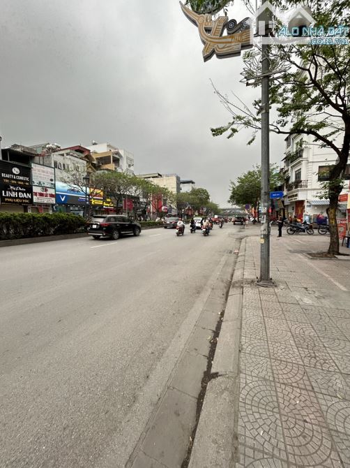 VIP VIP VIP - MẶT PHỐ NGUYỄN VĂN CỪ -  BÁN ĐẤT TẶNG 2 TÒA NHÀ 11 TẦNG + 7 TẦNG - MT ĐỈNH