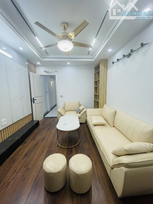 Hơn 5 tỷ nhà 4 tầng TT Thanh Trì, 42m, ô tô 7 chỗ qua nhà, ngõ thông - 4