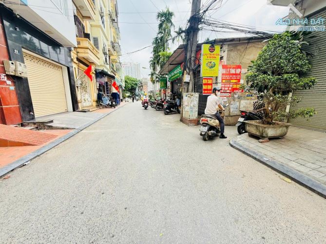 BÁN NHÀ MẶT PHỐ - QUẬN CẦU GIẤY – 58m2 – 5 tầng – 22,3 tỷ