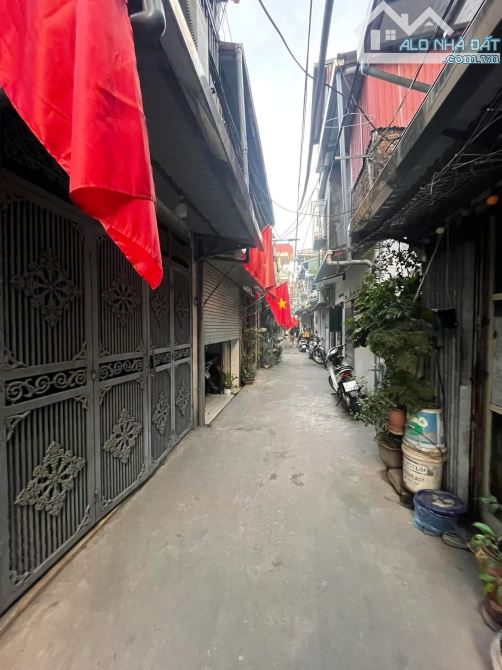 Nguyễn Văn Linh Long Biên 55m cấp 4 2,5 tỷ ngõ 3 gác