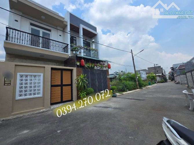XE HƠI 2 LÀN - NHÀ ĐẸP 2 TẦNG - 70m2 - LONG BÌNH QUẬN 9 - CHỈ 4TỶ4