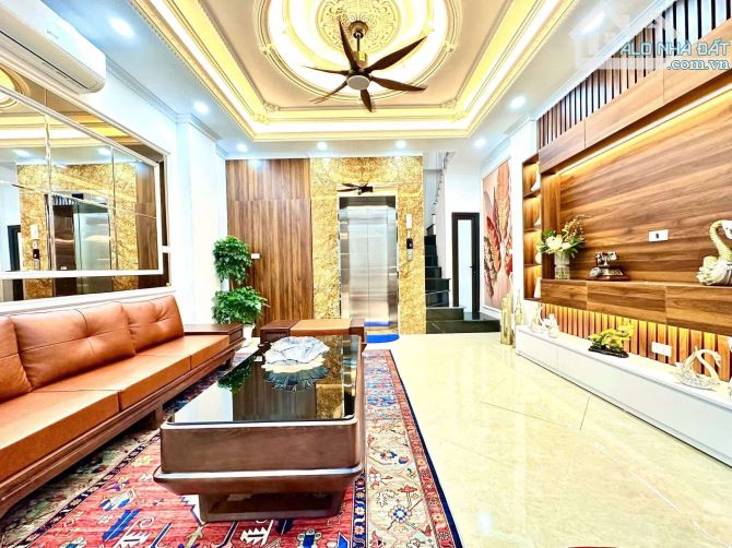 Nhà Đẹp Phố Yên Hoà, Cầu giấy, Nội Thất Sang Trọng, 6 tầng, Thang Máy, 32m, giá 10.5 tỷ
