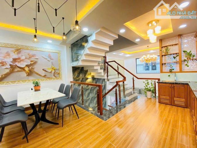 BÁN NHÀ ĐẸP P13 GÒ VẤP 4 TẦNG 3PN Ô TÔ VÔ THOẢI MÃI CHỈ 5.85 TỶ
