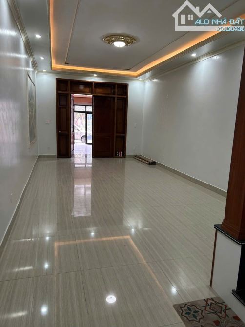 Cho thuê nhà mặt đường Thủy Sơn , Thủy Nguyên . Nhà mới sạch sẽ , kinh doanh kèm ở ok