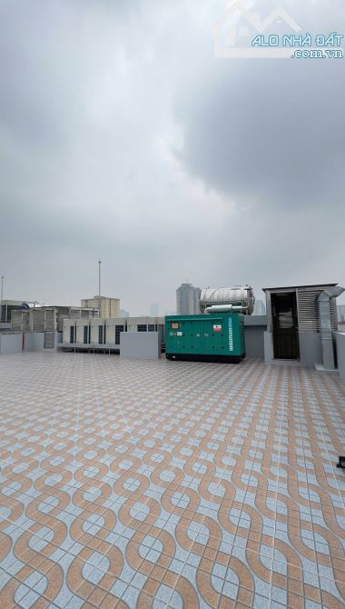 Bán nhà mặt phố nguyễn khang, vỉa hè rộng, sử dụng 2 bên, thang máy, giá tốt., KD đỉnh