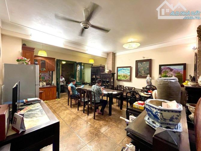 TRUNG TÂM QUẬN BA ĐÌNH - Ô TÔ ĐỖ CỬA - 30 MÉT RA MẶT PHỐ - KINH DOANH VÔ TƯ