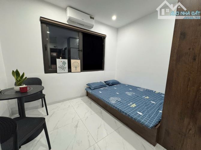 Cho Thuê CCMN 164 Đê La Thành Nhỏ Đống Đa 25m2 Studio Cửa Sổ Giặt Riêng Thang Máy