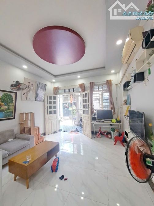 Bán nhà 2 Tầng Đông Hòa,SHR,đường xe hơi phà phà,giá cực kì rẻ
