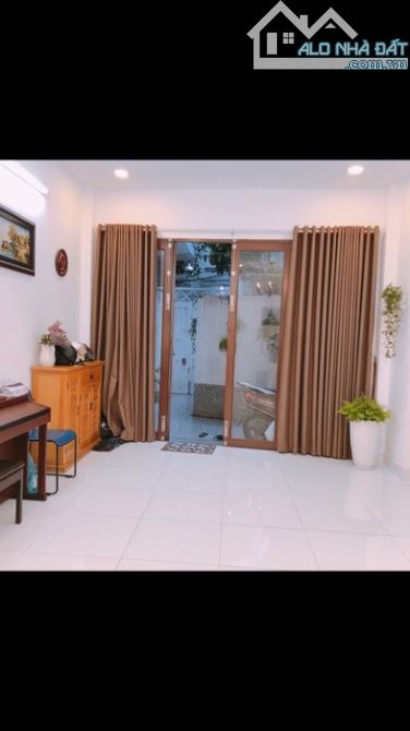 TỔ ẤM CHO GIA ĐÌNH 3 THẾ HỆ! 93M2 - NGANG KHỦNG 11M - NHÀ Ở NGAY NGUYỄN VĂN ĐẬU - 10,5 TỶ