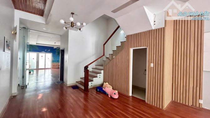 Cho thuê nhà 03 tầng 100m2 ngang 5m mặt tiền đường số 13 KĐT Hà Quang 2-Phường Phước Hải
