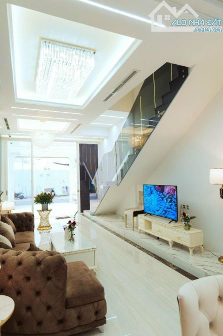 Bán Nhà Quận 8.Mặt Tiền An Dương Vương. 90m2.Siêu Phẩm LUXURY Kiệt Tác Nhà Đẹp. Nhỉnh 15ty