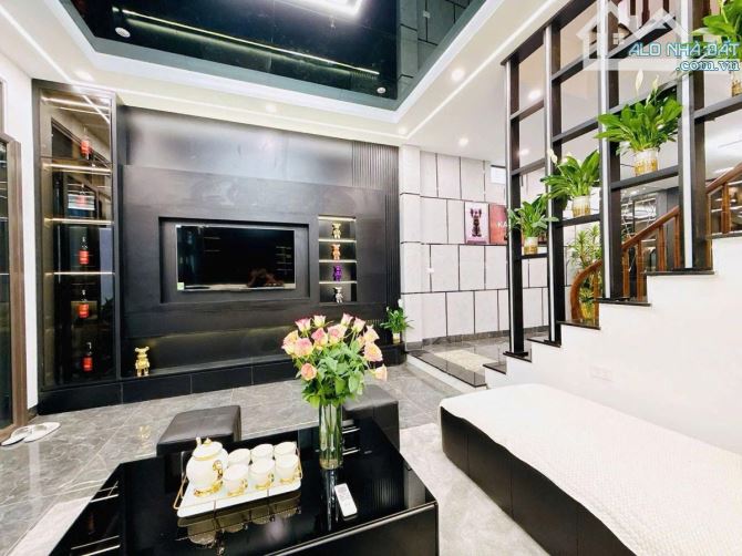 NHÀ ĐẸP TRUNG TÂM – CHỈ 30M RA PHỐ ĐẠI LA – NGÕ TO RỘNG, Ở NGAY •