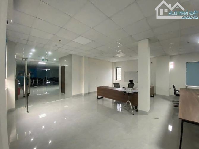 Cho thuê mặt bằng van phong trong toà nhà văn phòng đường Lê Thanh Nghị - Hải Châu.