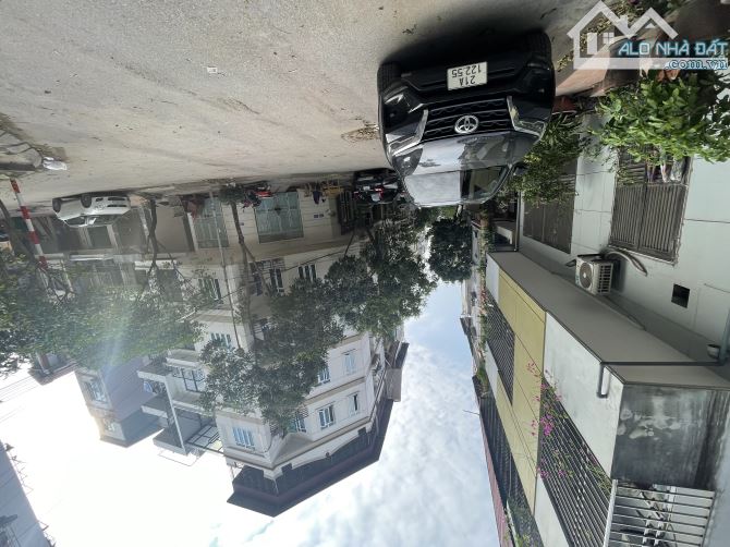 Cho thuê nhà nguyên căn phố Ngọc Thụy, 45m, 4 tầng, 4 ngủ. Đủ đồ.