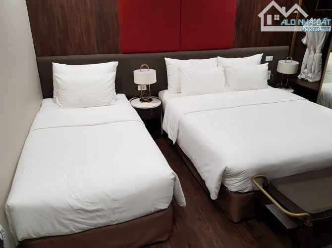 Bán khách sạn mặt phố Hàng Gai 170m2 x 10 tầng x MT 7,2m - 165 tỷ - cho thuê 2,2 tỷ/tháng