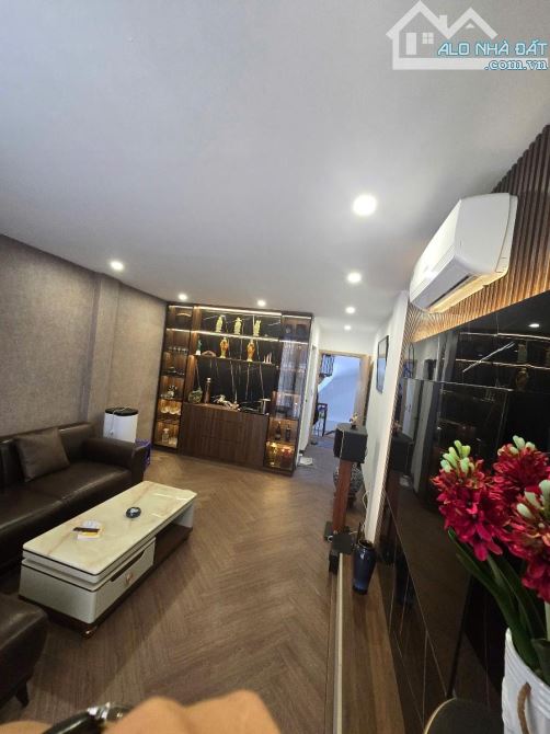 LÁNG HẠ 47Mx7TẦNG THANG MÁY-NHÀ MỚI ĐẸP-GARA-NGÕ TO-GẦN PHỐ-16TỶ 5 - 10