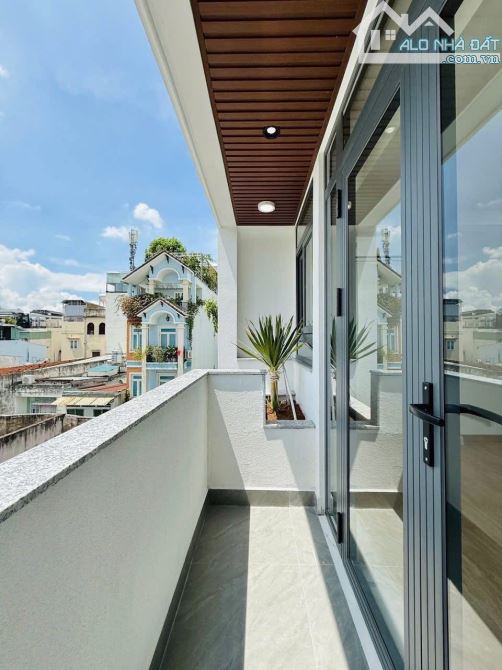 Nhà mới dọn ở liền ngay hẻm 272 Nguyễn Tiểu La, Q10 - Giá 4 tỷ 880 / 60m2(4mx15m) - 10