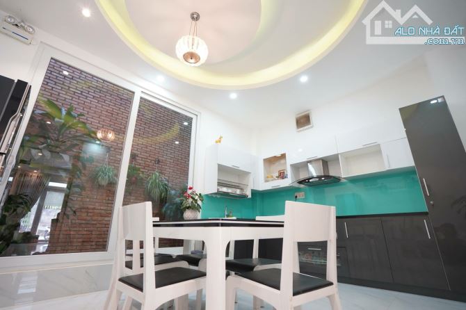 Nhà trung tâm Đà Lạt P2 75m2 ngang 5m 4 tầng HĐ thuê 15tr/tháng - 10