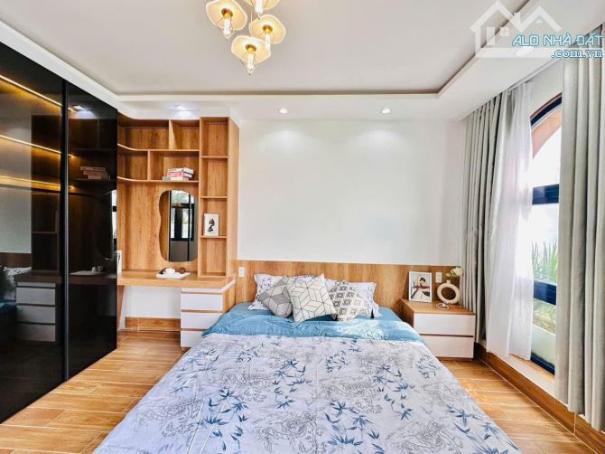 Nhà đẹp siêu phẩm trên đường Nguyễn Văn Khối, Phường 9 - 10