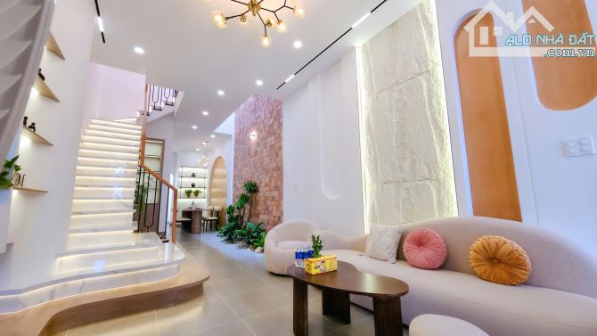NHÀ ĐẸP FULL NỘI THẤT GẦN CHỢ Y NUÊ - DT 4x20m. TC full.3,95 tỉ - 10