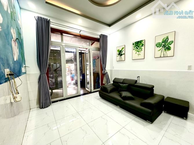 BÁN NHÀ 4 TẦNG - 4 P. NGỦ - HẺM XH - DƯƠNG THỊ GIANG - TTN , Q12 - GIÁ 6,6TỶ - 10