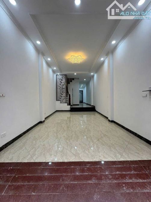 Tựu Liệt - Thanh Trì 51m x 5 tầng, mặt tiền 3.5m, giá 8.8 tỷ thương lượng - 1
