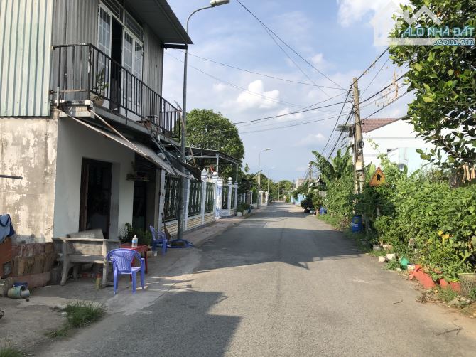 Bán đất mặt tiền Bình Nhâm 04 đã tách 2 sổ sẵn nhà cấp 4 - 1