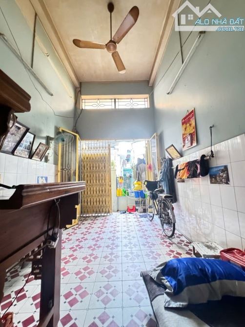 Bán nhà khu phân lô Trần Hưng Đạo Quận 1- 4 Tầng Đúc BTCT- Hẻm 4m- 50m ra mặt tiền- shr - 1