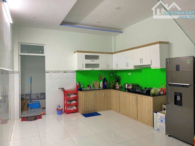BÁN NHÀ ĐẸP SÁT LÊ VĂN QUỚ.I - HẺM XE HƠI - NỞ HẬ.U - ( 5.4X13M ) 4.75$ - 1