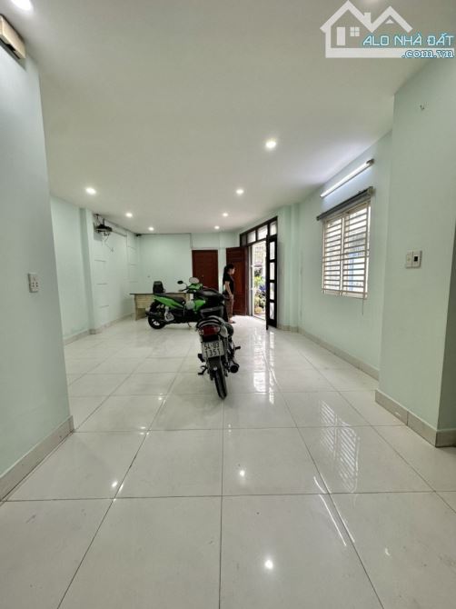 Bán nhà mặt phố Nguyễn Ngọc Lộc, Q.10, Diện Tích Khủng 80m², 7.9 tỷ - 1