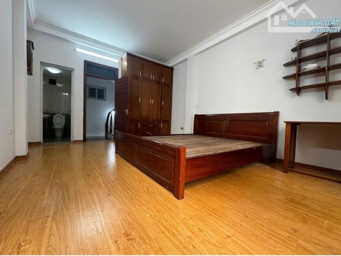 CHỈ 6,5 TỶ  SỞ HỮU NGAY NHÀ ĐẸP PHÚ ĐÔ .Dt 35m2 x 5 tầng Mặt tiền 3,8m - Ô TÔ CÁCH 3 BƯỚC - 1