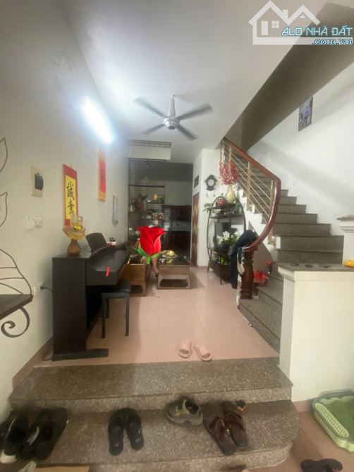 HIẾM, Bán nhà 52m 5 tầng vỉa hè oto tránh Ngọc Thụy , dân dân, sổ vuông đẹp - 1