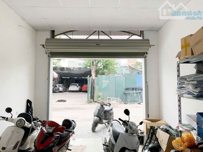 Cho thuê nhà ngõ 1151 Giải Phóng, 3 tầng, 4 ngủ, ô tô cont đỗ cửa - 1