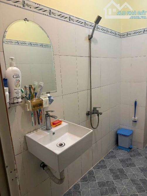 "Bán Nhà 2 tầng - Đường Số 8- Tăng Nhơn Phú B- Quận 9 .Giá nhỉnh :7.x tỷ (TL).Diện tích đấ - 1